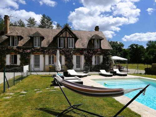 Isdes House | Évasion Sologne : Maison de charme, piscine privée, animaux permis - FR-1-590-556
