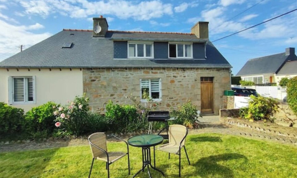 Pleubian House | 10 min. walk from the Sillon de Talbert, ideal house for a couple.
