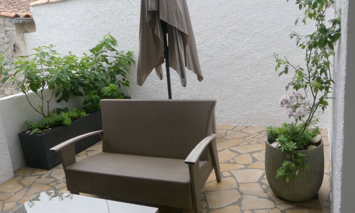 Rochefort House | 150 m from the Corderie Royale and the marina