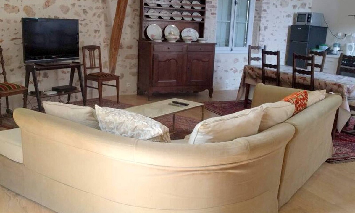 Herisson Apartment | 15th Century Medieval House in Historic Hérisson Village