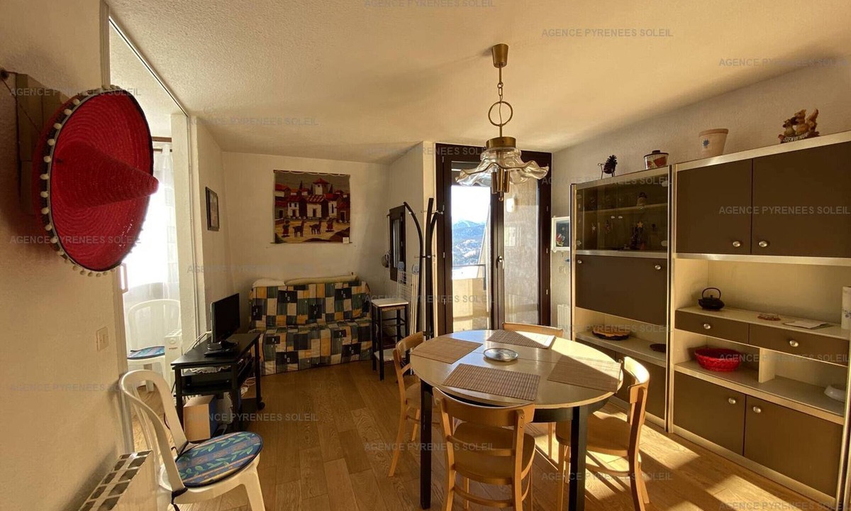Les Angles Apartment | 1BR for 4 with parking and ski locker 300m from shops