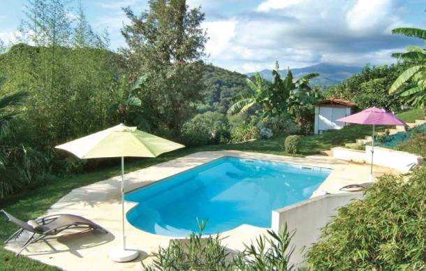 Saint-Pee-sur-Nivelle House | 2 bedroom accommodation in Saint-Pée-sur-Nivelle