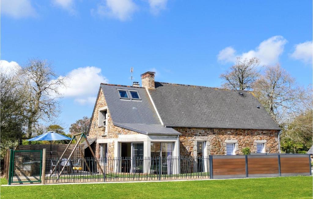 Vasteville House | 2 Bedroom Amazing Home In La Hague