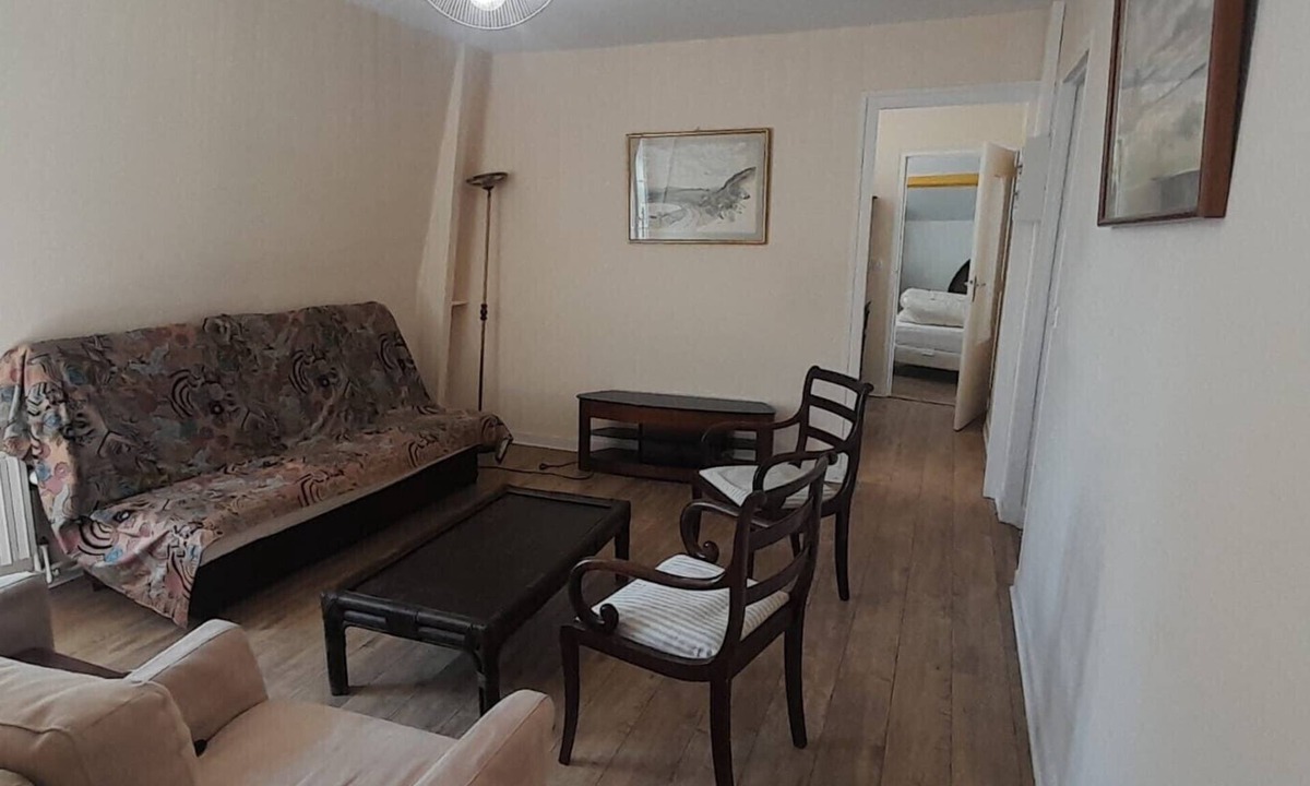 Levroux Apartment | 2 bedroom apartment with terrace- Wifi in the heart of Levroux