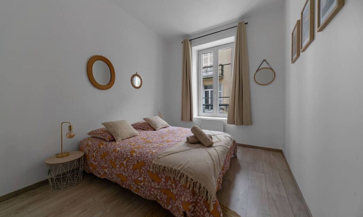 Cœur de Ville Apartment | 2-bedroom designer apartment, city center
