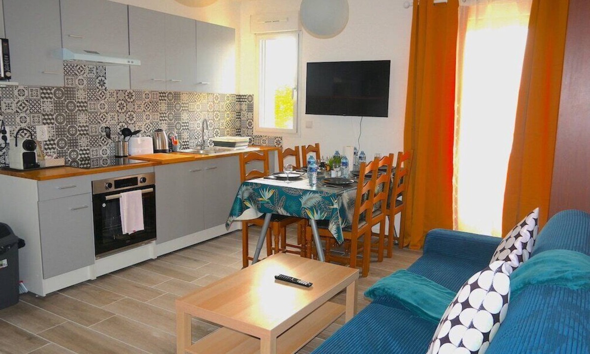 Le Blanc-Mesnil Apartment | 2 Bedroom unit in front of Le Bourget airport