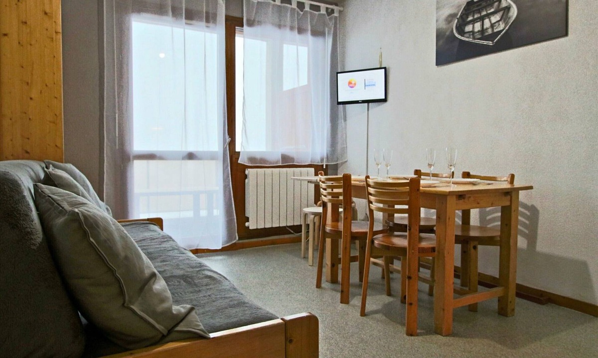 Chamrousse Apartment | 2-room apartment for 6, slopeside, facing south