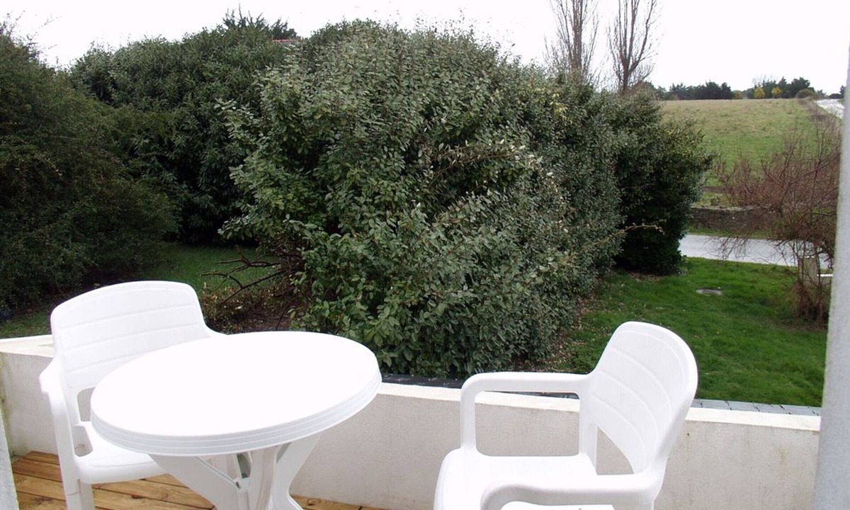Le Palais Apartment | 2-Room Apartment in Nature Near Beach