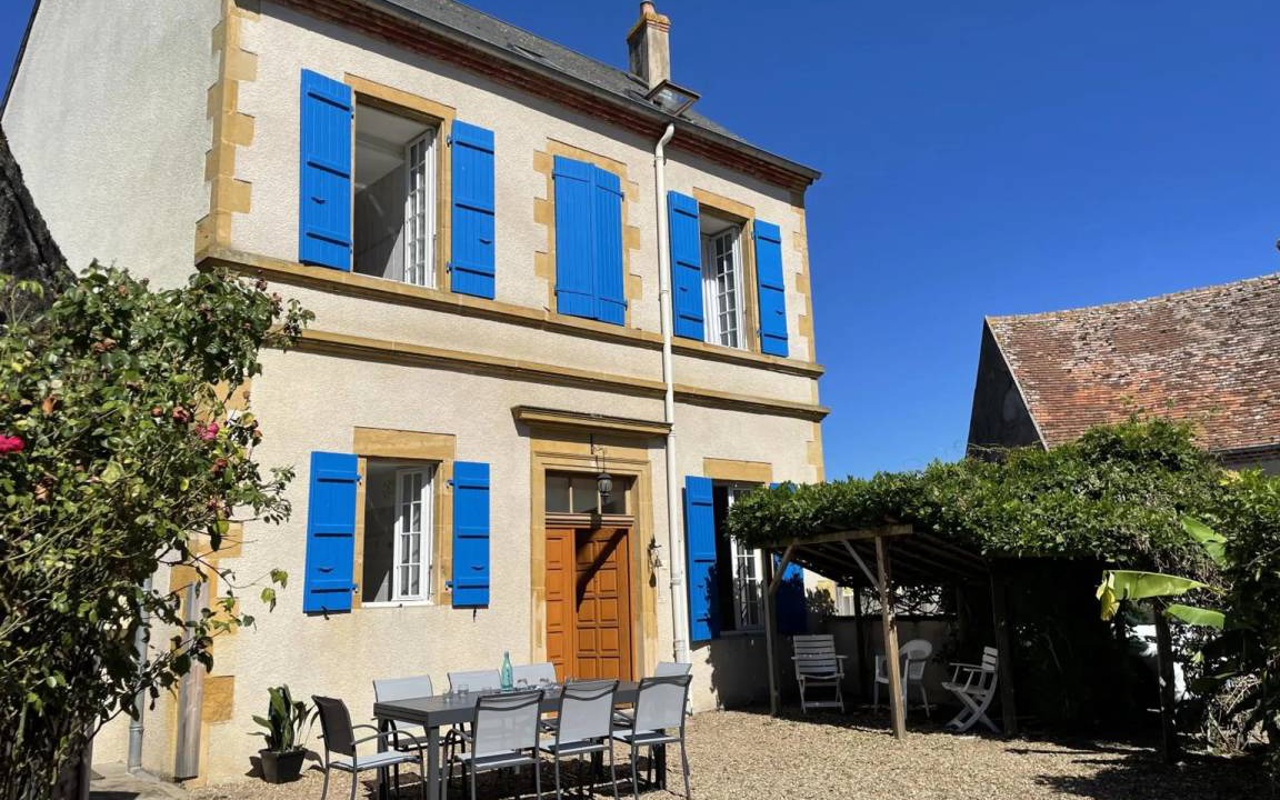 Pierrefitte-sur-Loire House | 200 m² House ∙ 5 bedrooms ∙ 12 guests