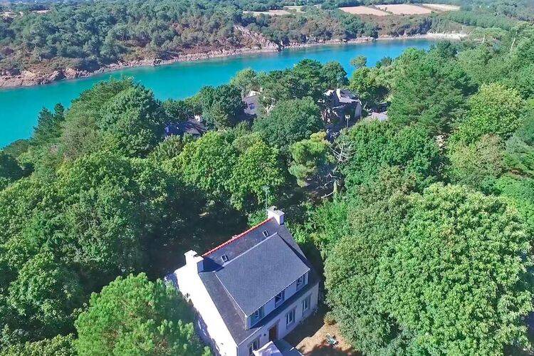 Kerfany-les-Pins House | 200 m² House ∙ 4 bedrooms ∙ 8 guests