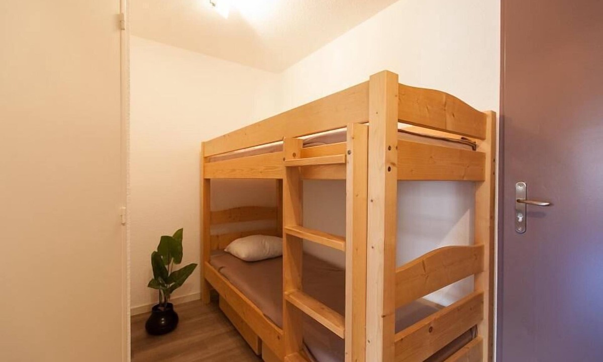 Briancon Apartment | 200m from resort center, 3rd floor, balcony, tv, ski locker, 40m², Serre Chevalier