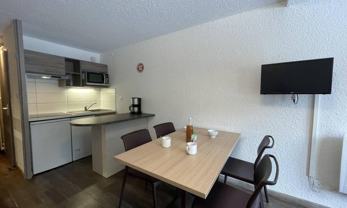 Chantemerle Apartment | 200m from resort center, terrace, tv, ski locker, 26m², Serre Chevalier