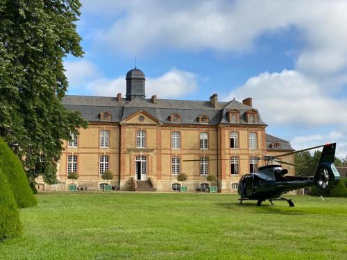 Lombron House | 24H LE MANS Château de Lauresse chambres d'hôtes Luxe, avec services