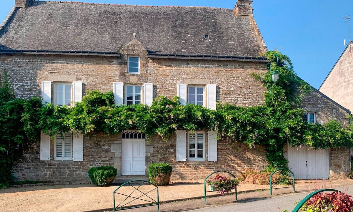 Tredion House | 3 bedroom amazing home in Trédion
