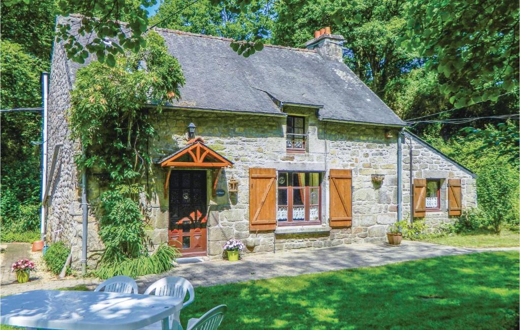 Guern House | 3 Bedroom Beautiful Home In Guern