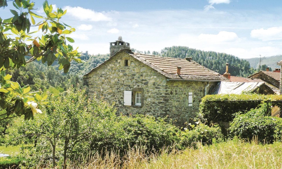 Peyremale House | 3 bedroom nice home in PEYREMALE