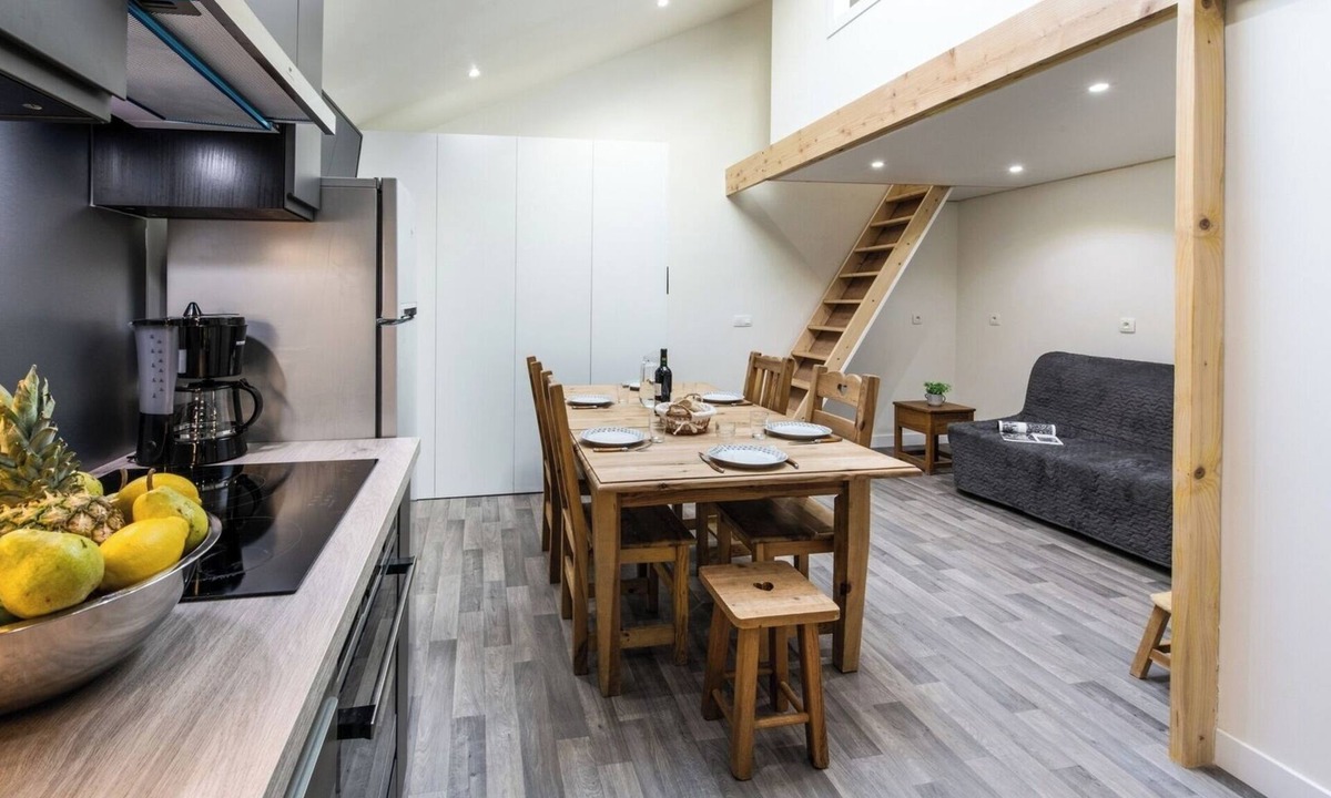 Allevard Apartment | 3 BR Elegant | Parking and A/C | Allevard-les-Bains