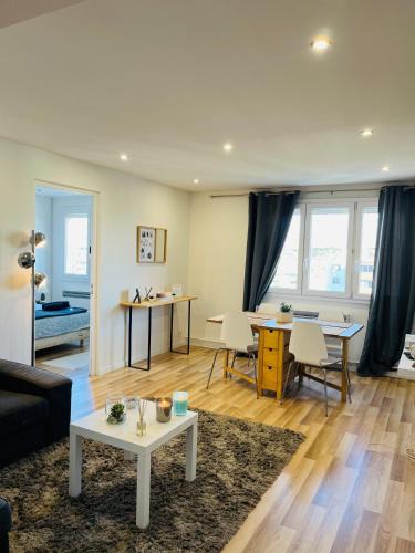 Saint-Priest Apartment | 3 chambres Situation idéale Aux portes de Lyon Tout confort