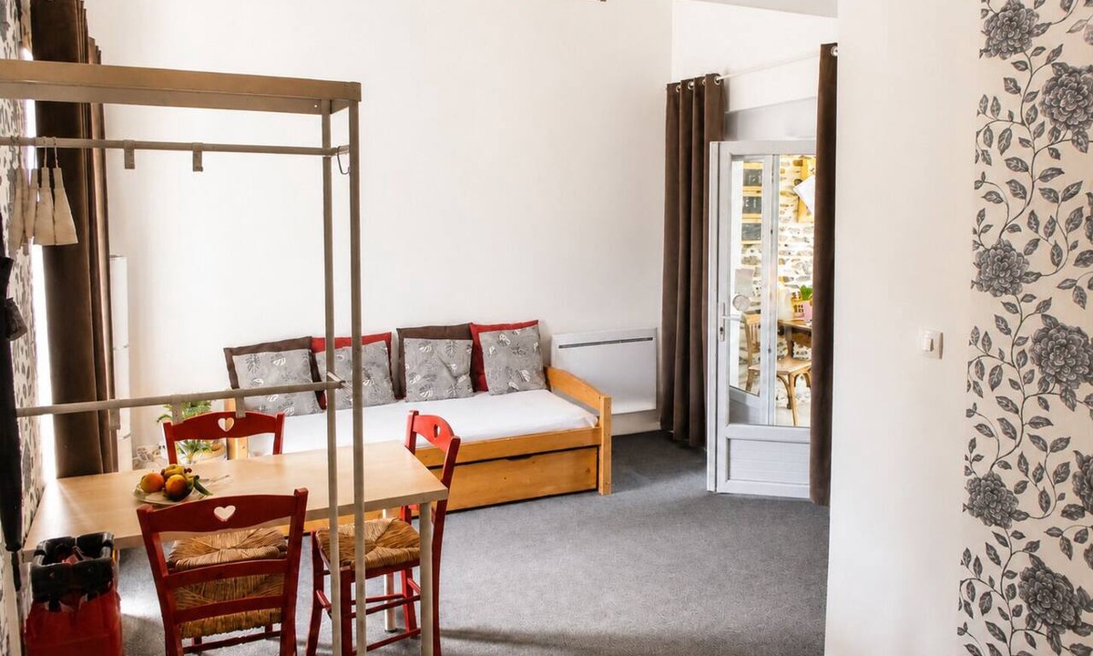 Aucey-la-Plaine Apartment | 33m² studio with wheelchair access, near Mont Saint-Michel