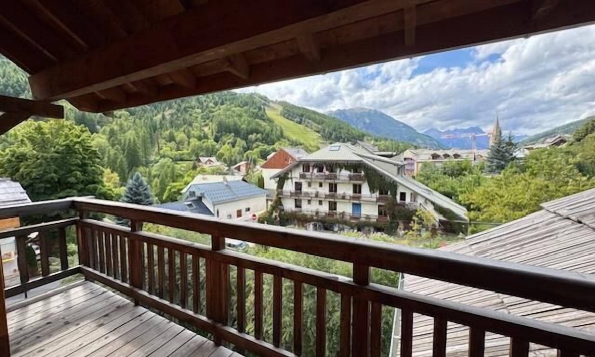 Chantemerle Apartment | 350m from resort center, 3rd floor, balcony, 34m², Serre Chevalier