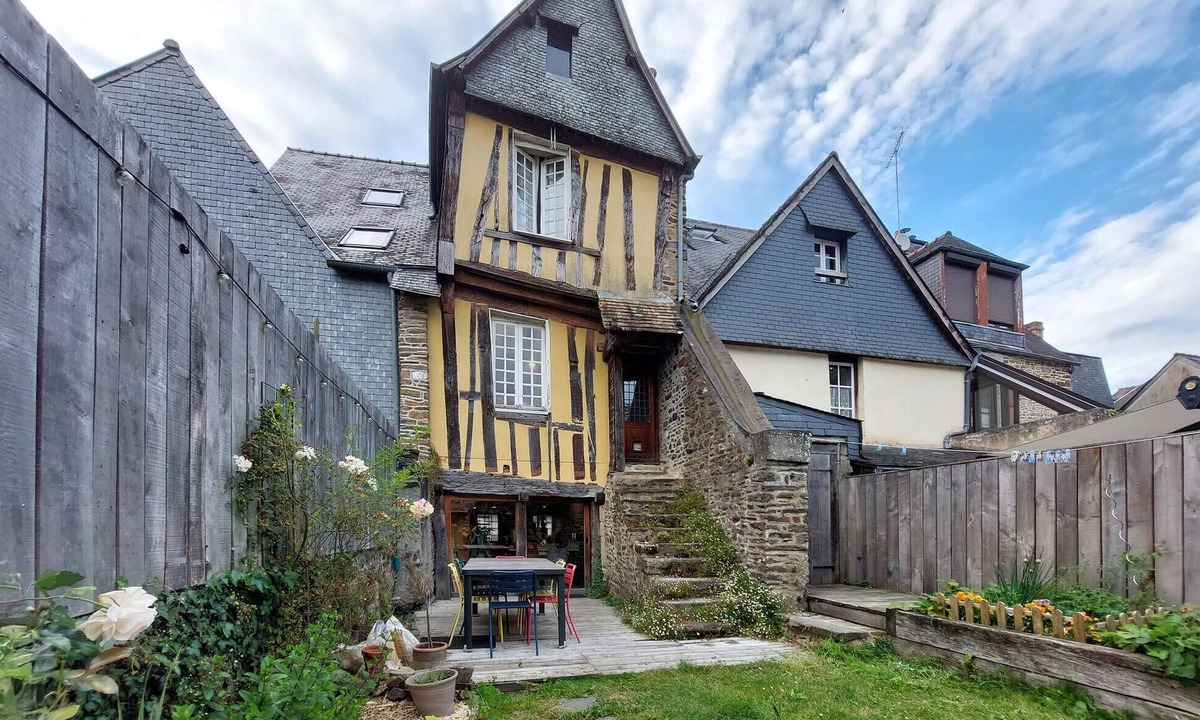 Montaubert - Rille - Saint-Sulpice House | 4 bedroom beautiful home in Fougères