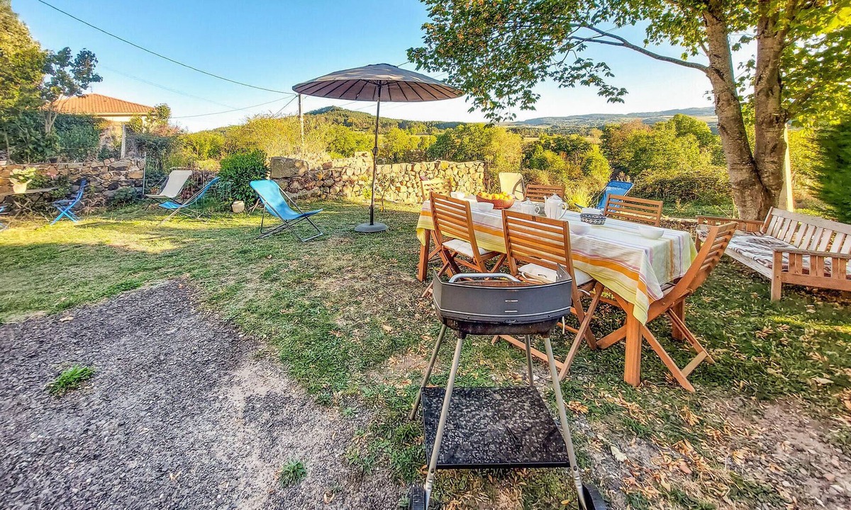 Lantriac House | 4 bedroom beautiful home in Lantriac