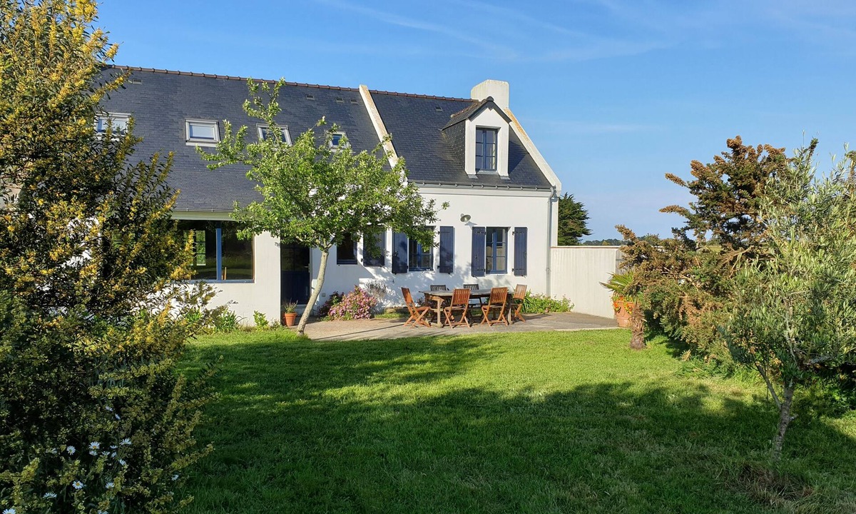 Bangor House | 4* listed house with large private garden in a 6-hectare estate