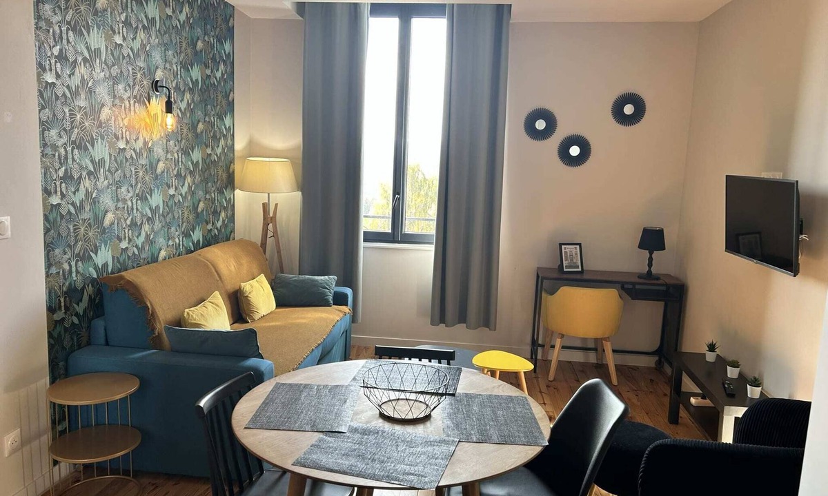 Chatel-Guyon Apartment | 4-person air-conditioned apartment 1 bedroom + sofa bed Puy de Lachamp 204