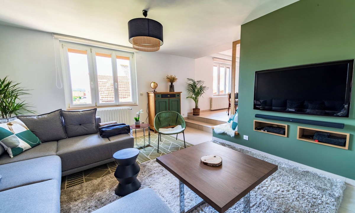 Charly-Sur-Marne House | 4-star gîte terrace, garden, billiards, close to Disney