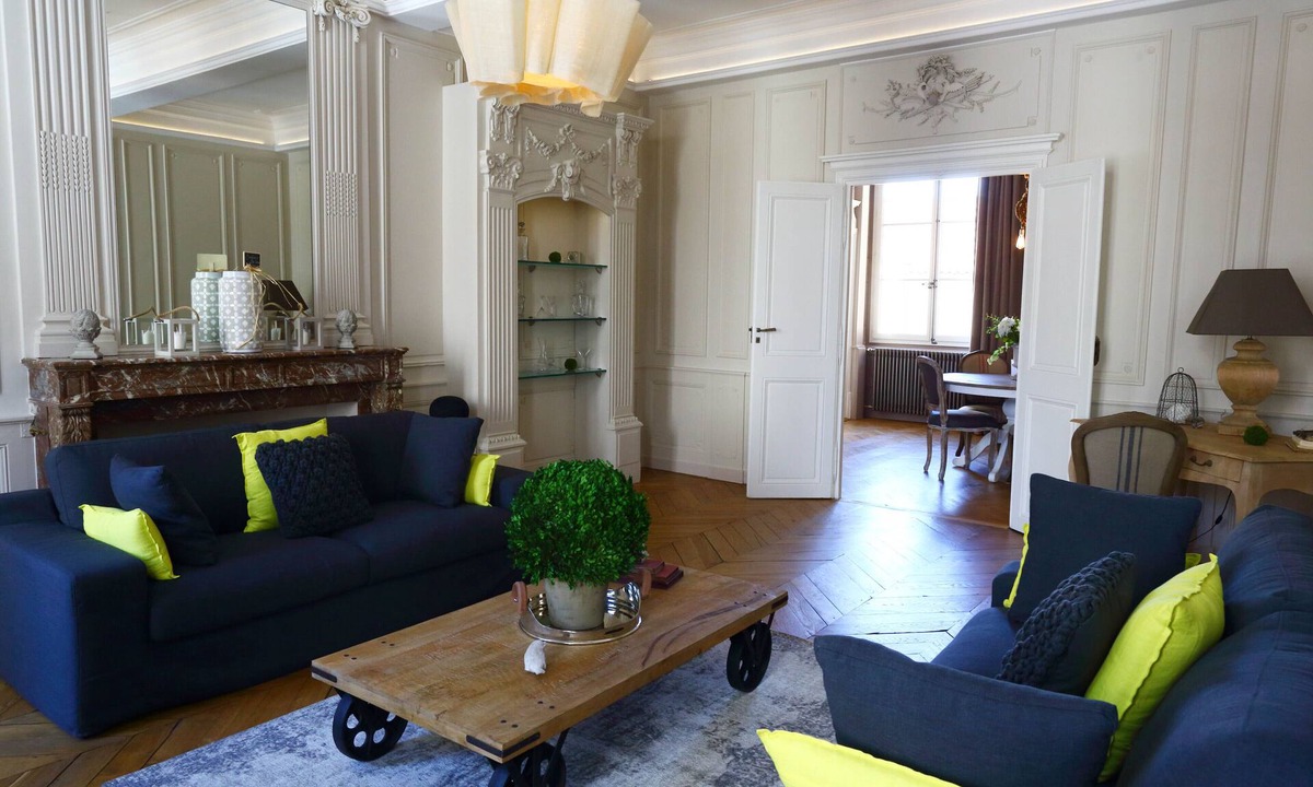 Beaune City Centre Apartment | 41 Maufoux By Bruno Colin