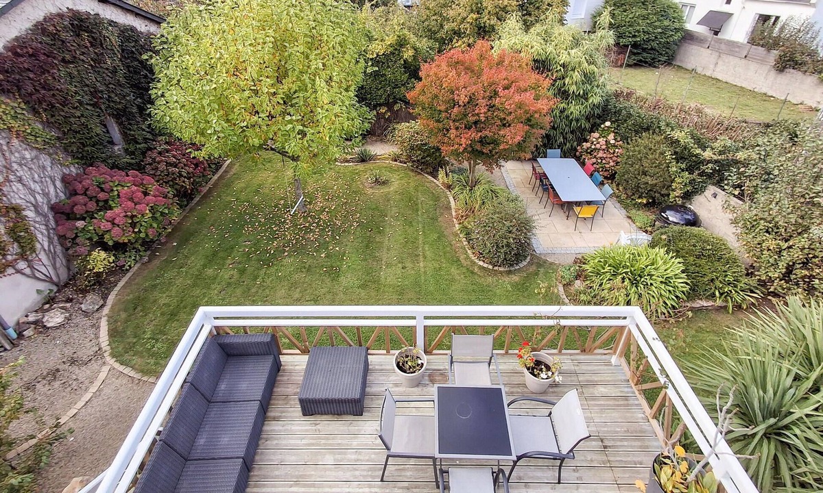 St.-Martin-des-Champs House | 5 bedroom lovely home in Saint-Martin-des-Champ