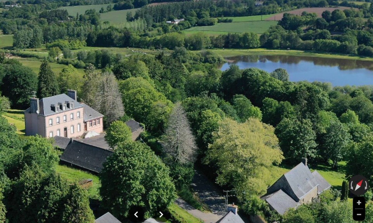 Langoelan House | 5 bedroom house with games room, garden and terracen