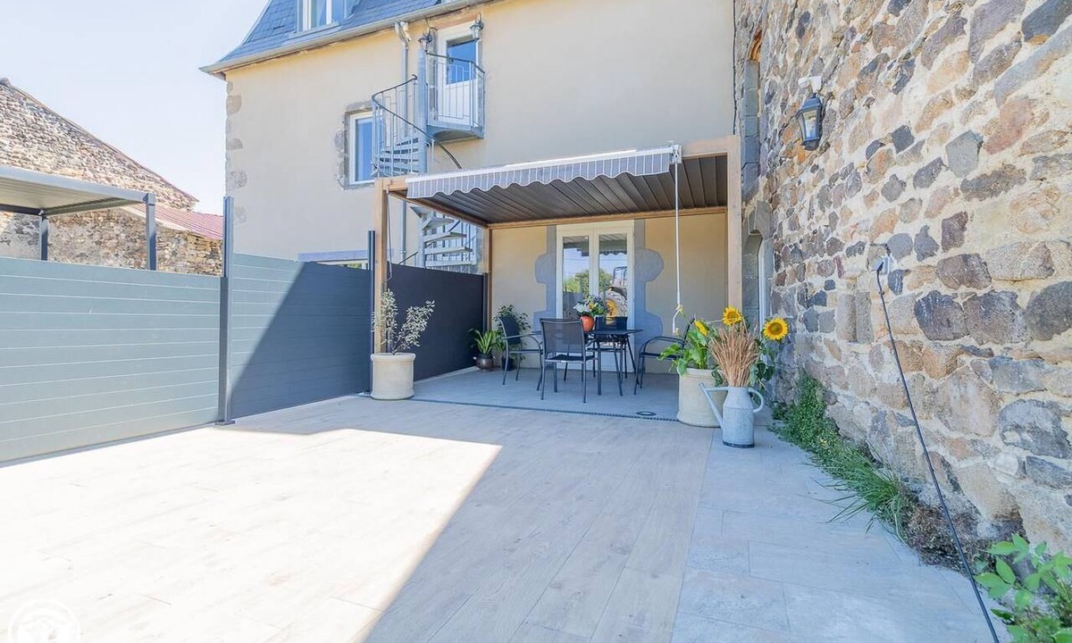 Montaigut-le-Blanc House | 63g1455 - Montaigut LE Blanc