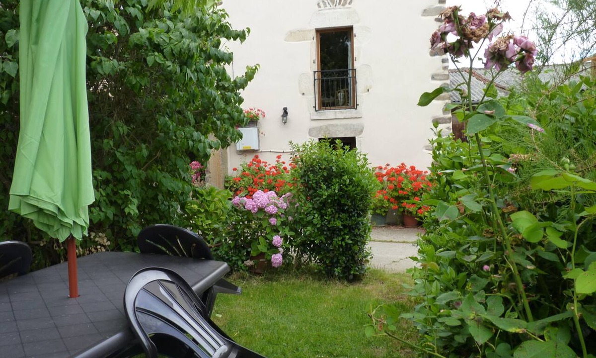 Teilhard House | A 3-star, fully equipped vacation rental in a quiet, rural setting