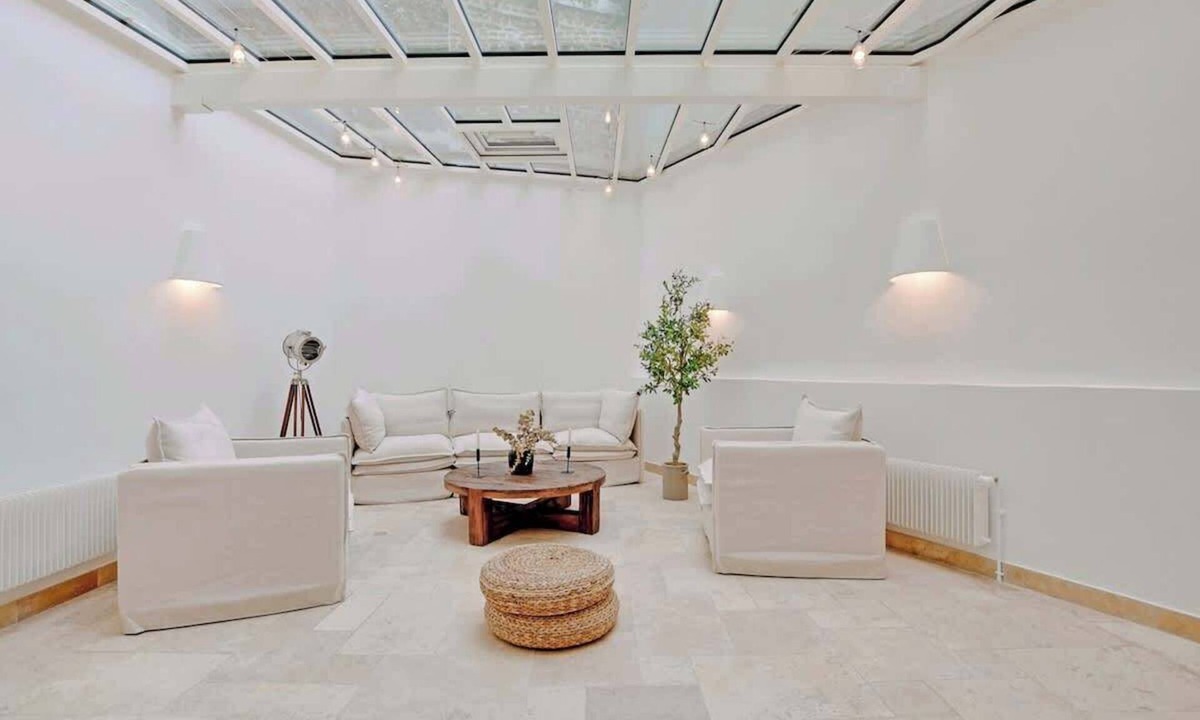 Croulebarbe Apartment | A Breathtaking 2-BR/1Ba - Gobelins