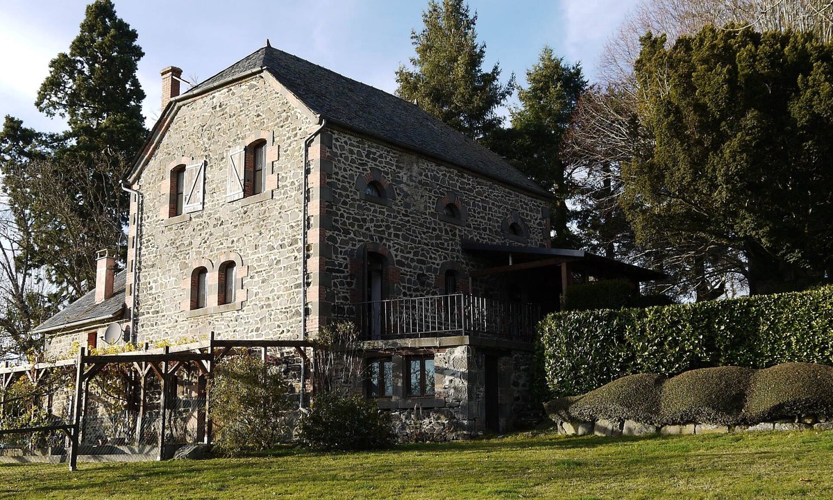 Talizat Cottage | A comfortable gite in the pure Cantalien style