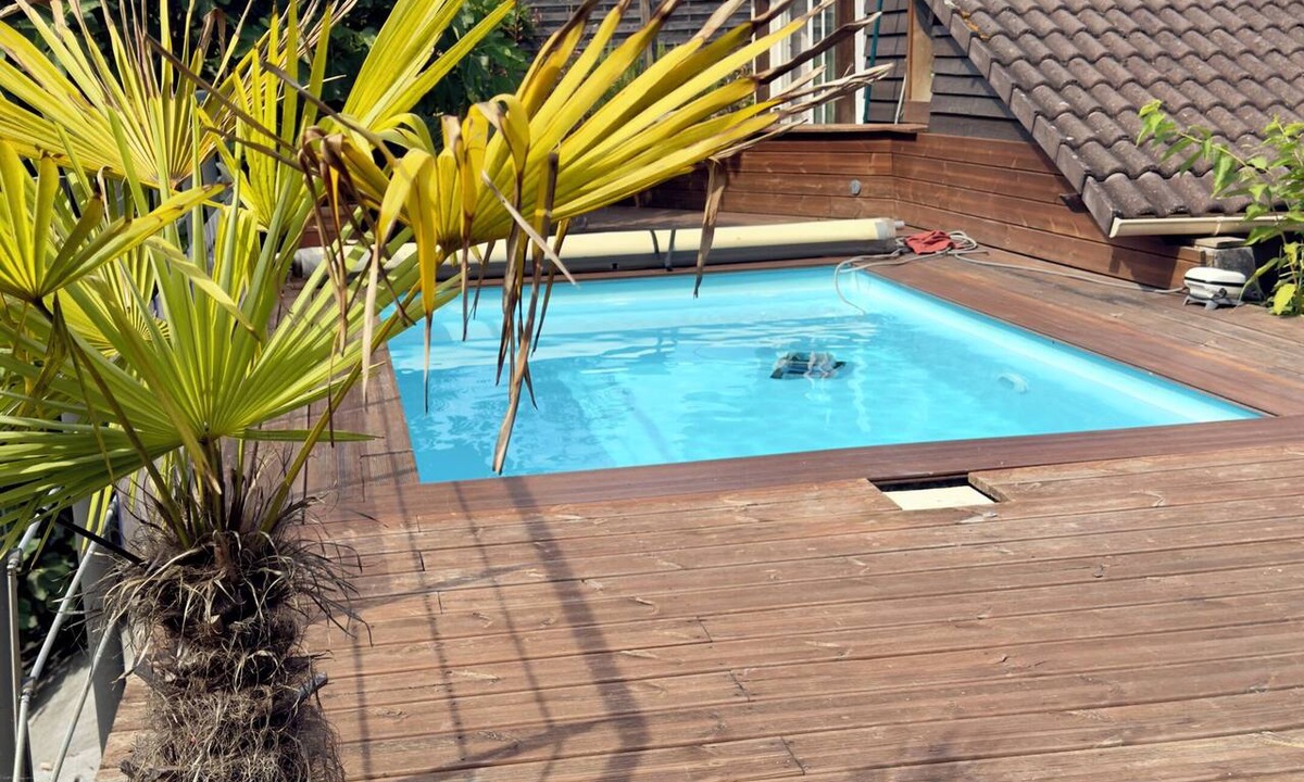 Arjuzanx House | A peaceful, comfortable country home near Lake Arjuzanx.