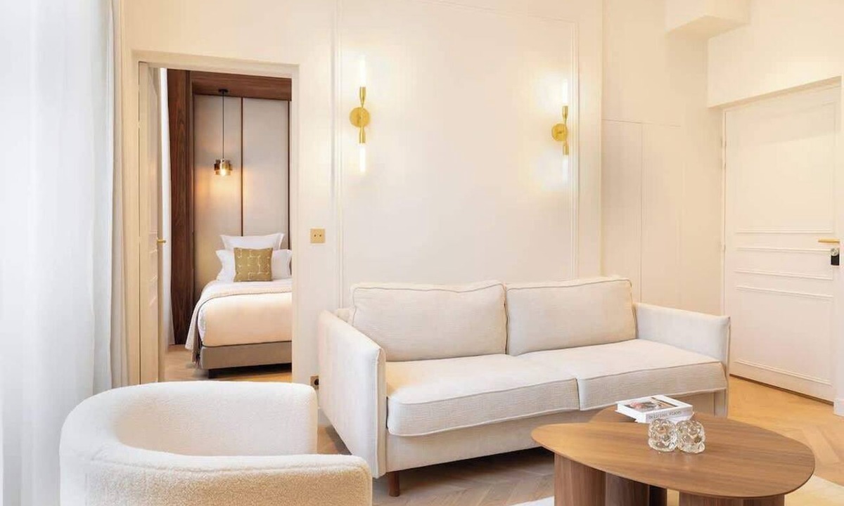 Madeleine Apartment | A Sophisticated 1-BR with Services in La Madeleine