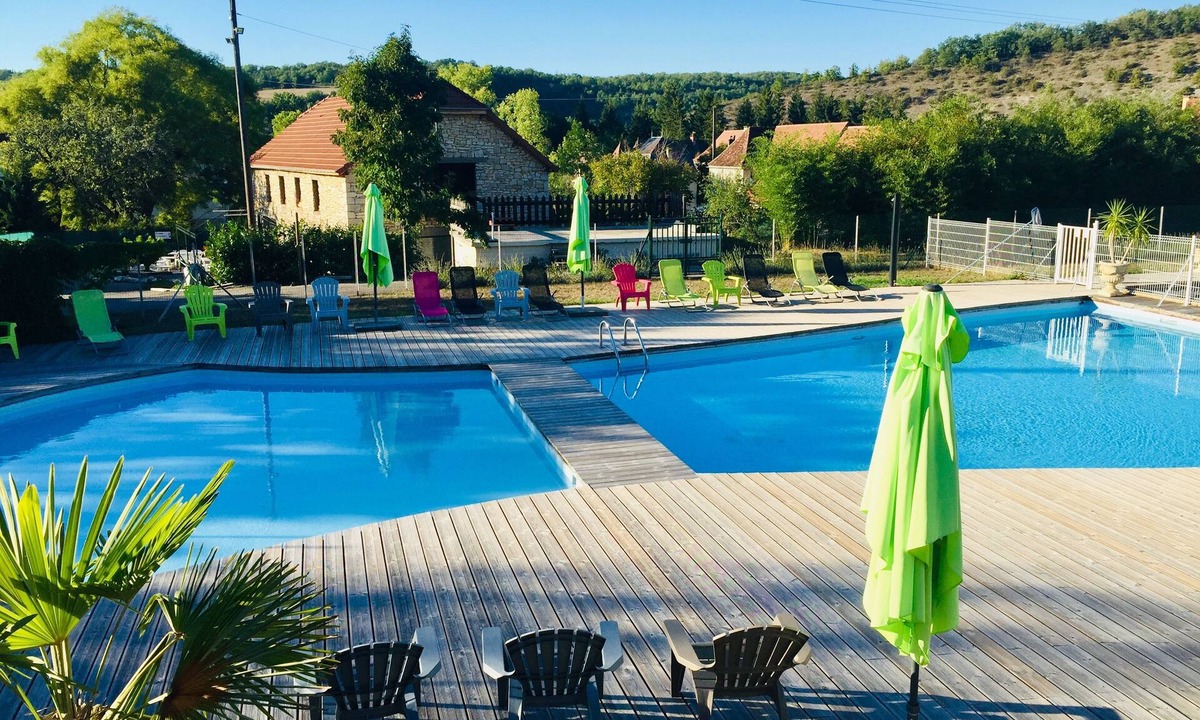 Saint-Chamarand Apartment | A studio in the N1 domain
