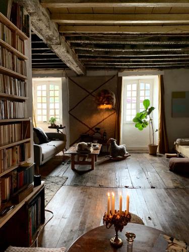 Barcus House | Aburry, maison poétique à la montagne