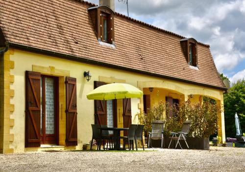 Capdrot Apartment | Air-Con & Cosy 3-Star Windmill Cottage of Monpazier within 5 mins' walk to village