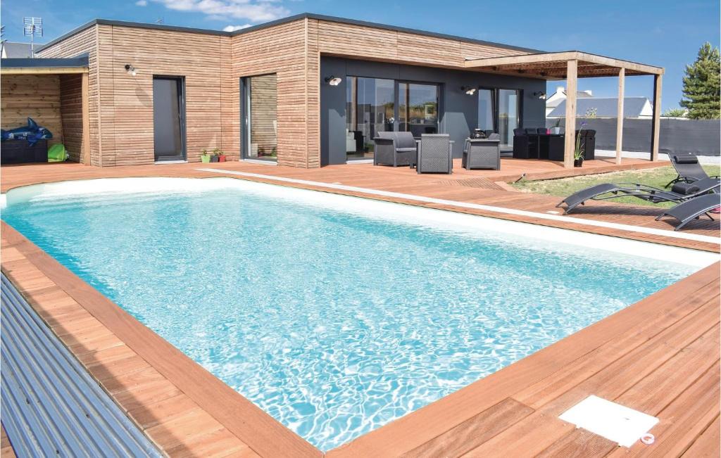 Creances House | Amazing Home In Créances