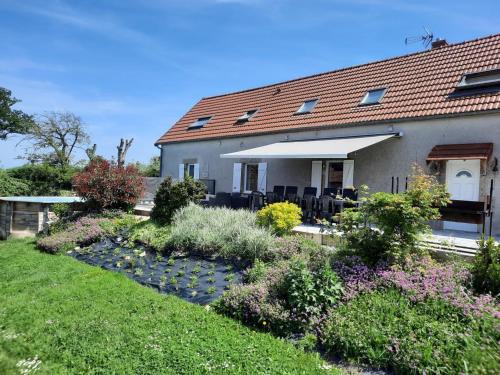 Echassieres House | Ancienne longère rénovée avec piscine privative et animaux admis - FR-1-489-201