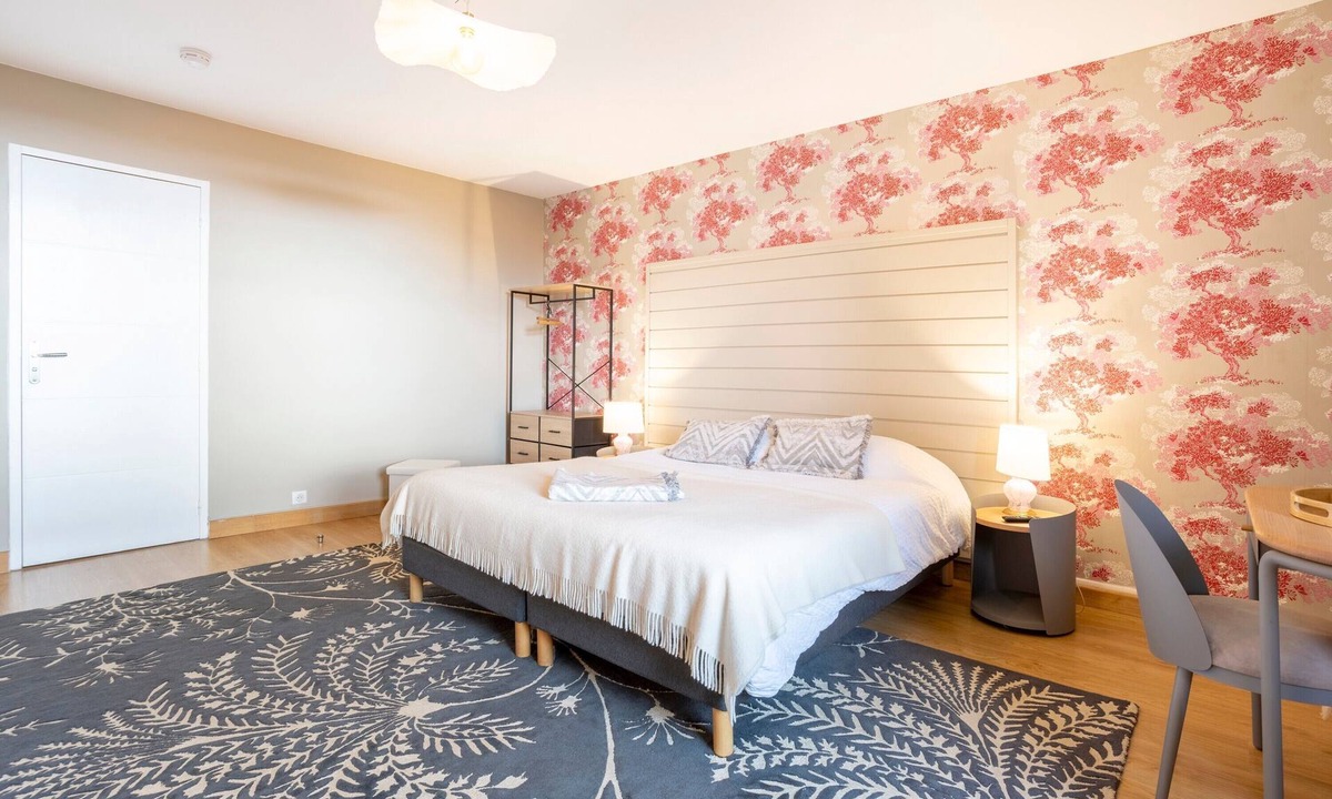 Concarneau Bed & Breakfast | Anne de Bretagne Connecting Suite with Shared Terrace, Garden & Wi-Fi