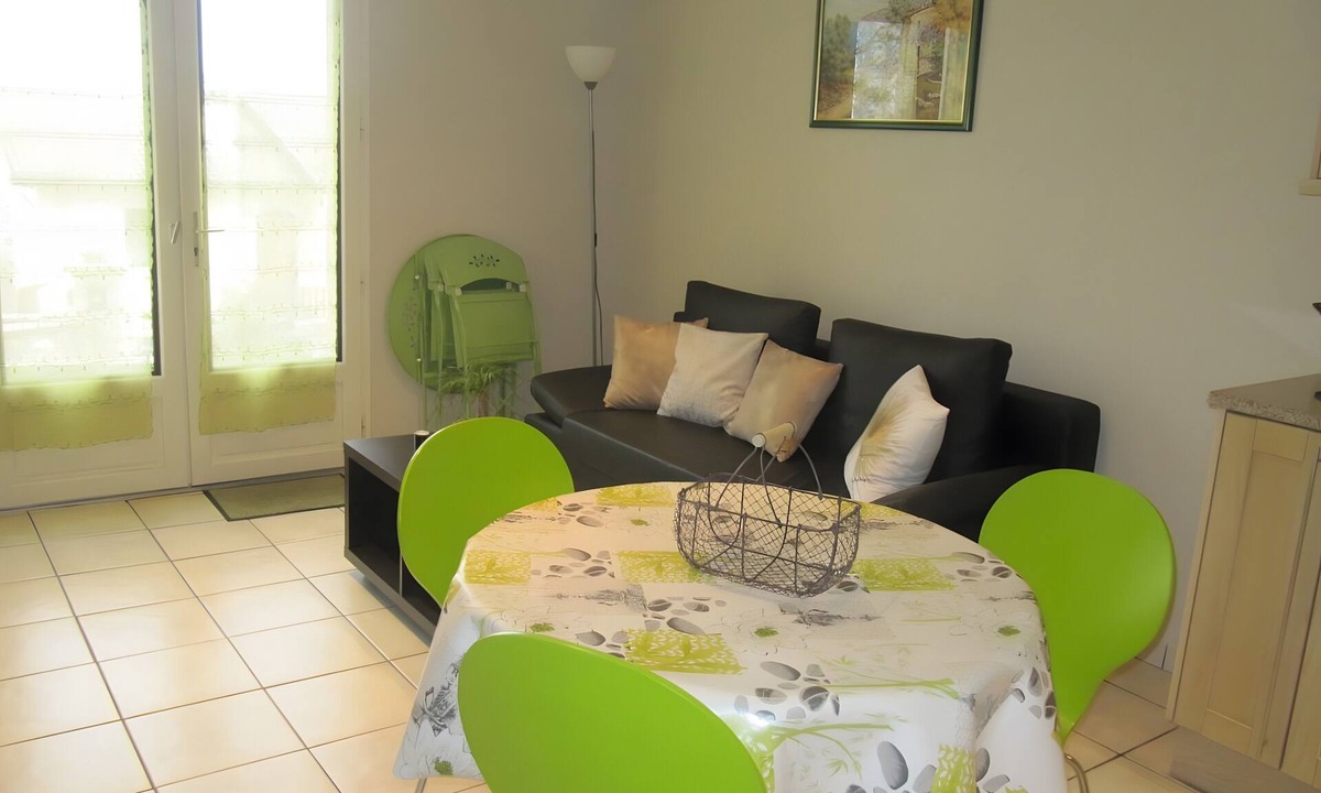 Villefranche-de-Rouergue Apartment | Apartment 'Agréable' with Wi-Fi