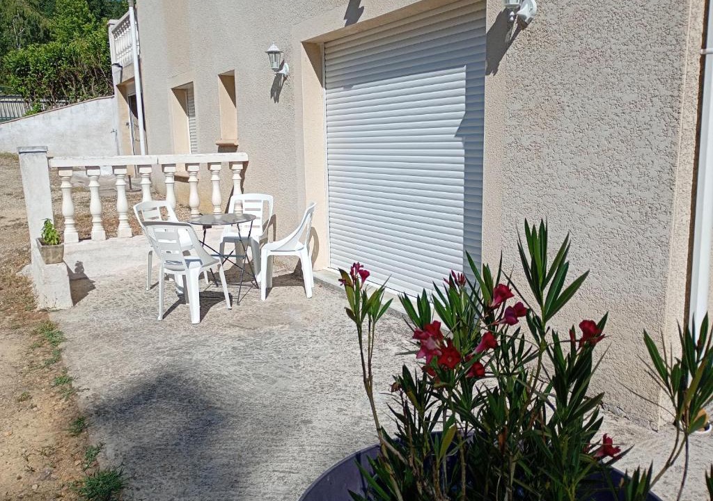 Varetz Apartment | Apartment 65 m2 SE Rez de Jardin 2 chambres