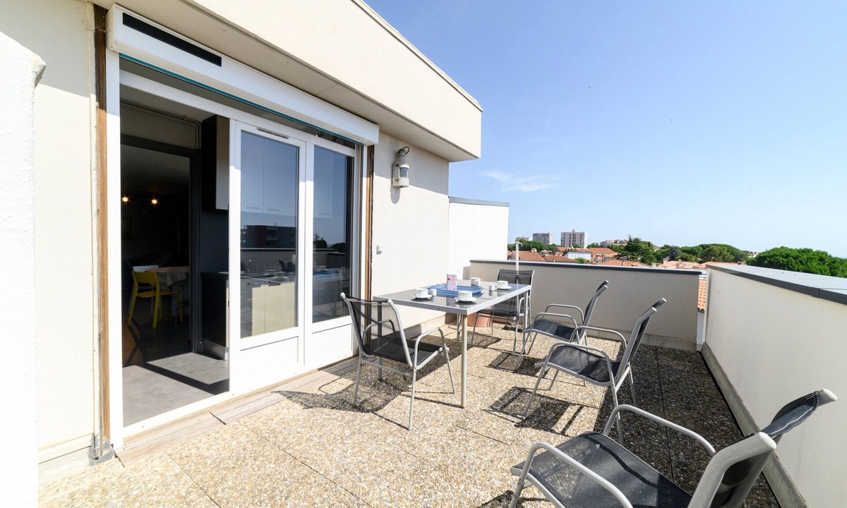 Argeles Plage Apartment | Apartment 'Appartemen' with Sea View, Balcony and Wi-Fi