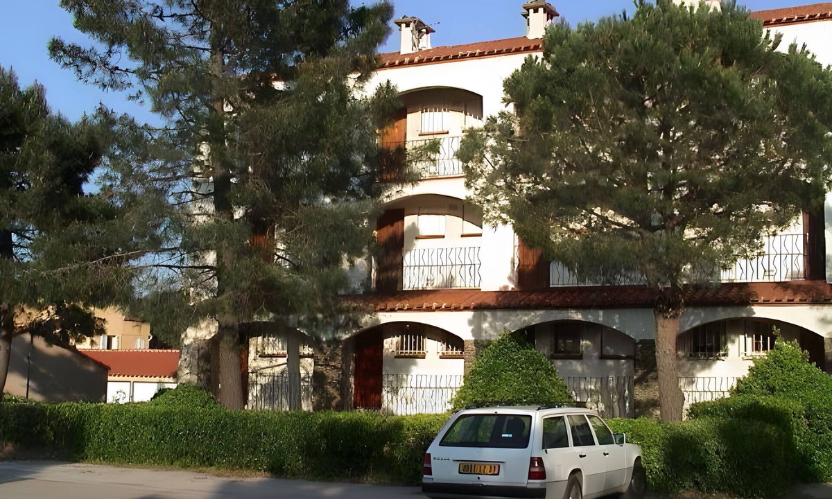 Argeles Plage Apartment | Apartment 'Argelès Plage' with Mountain View and Balcony