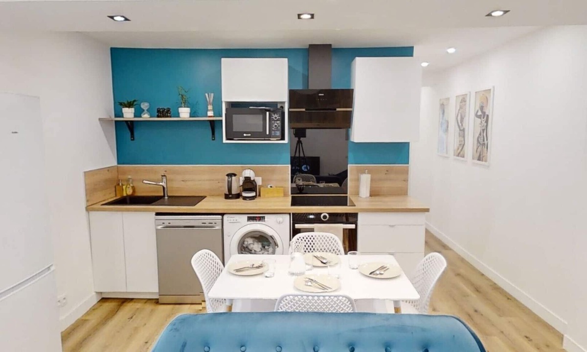 Le Mee-sur-Seine Apartment | Apartment 'Cosy Calm Seine Riverside Garden' with Balcony and Wi-Fi