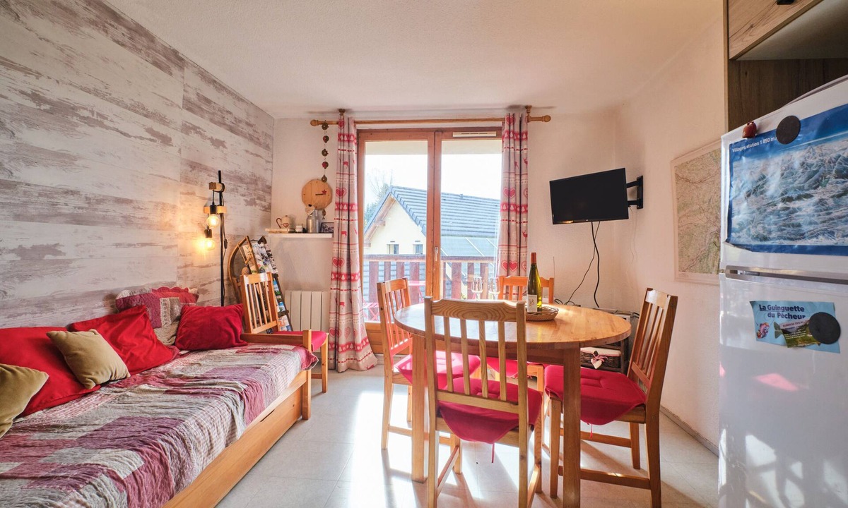 Villard-de-Lans Apartment | Apartment 'Familial De Montagne' with Private Garden and Balcony